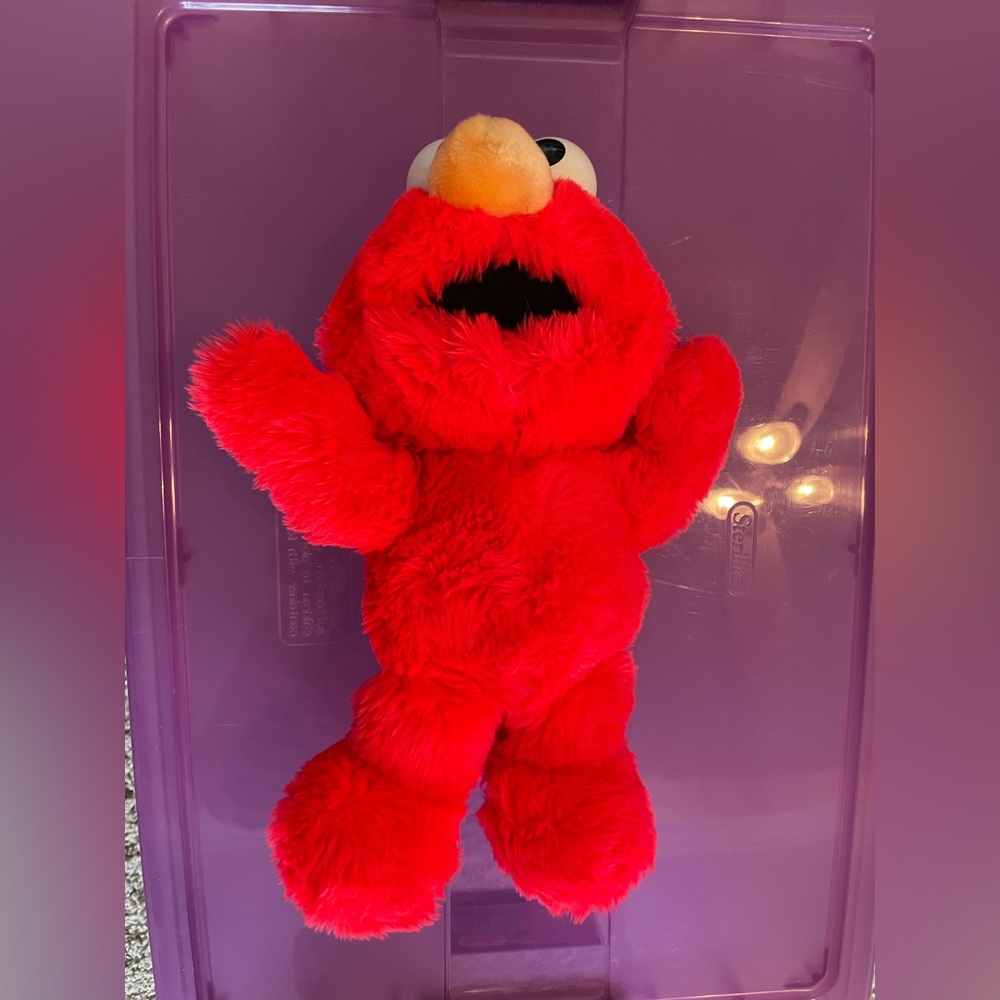 Elmo Plush - Picture 2 of 3